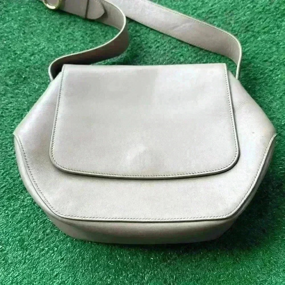 Cuyana - Picture 2 of 8